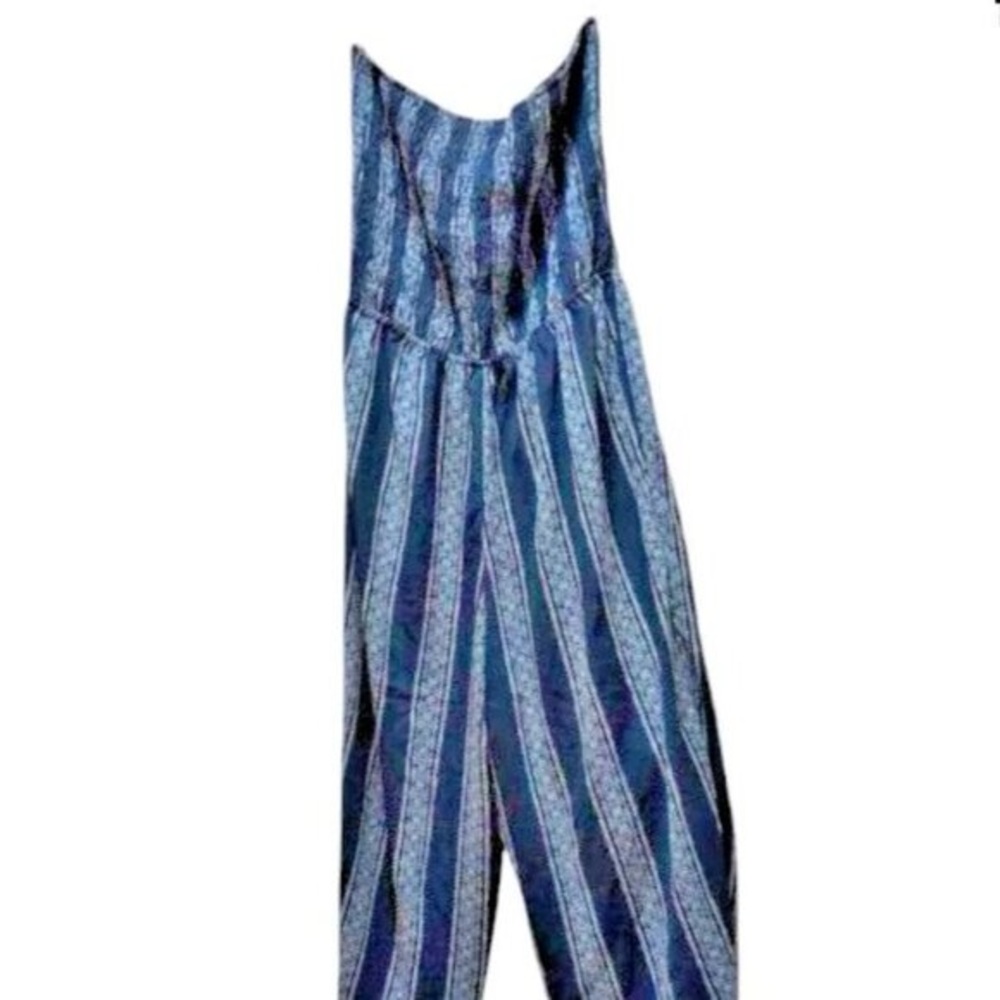 Jumpsuit Women s Medium in a Navy White Pink FloralSleeveless Strapless Cropped